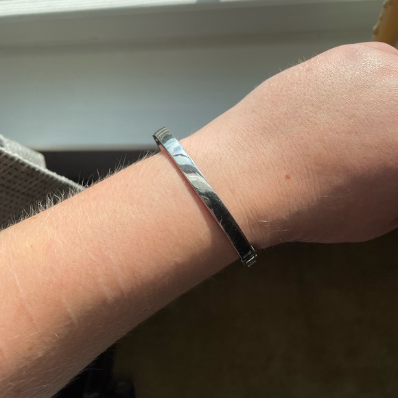 Aurate Classic Gold Hinge Bracelet - Picture 3 of 6